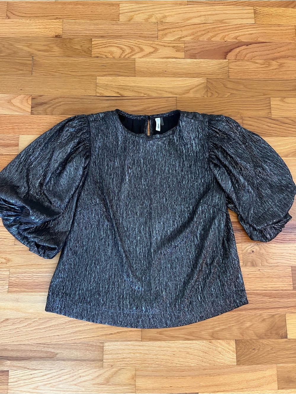 glam Metallic Black Puff-Sleeve Blouse